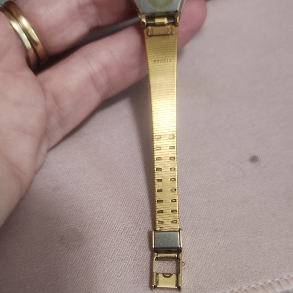 Vintage Seiko Gold-Tone Textured Watch - Picture 8 of 9
